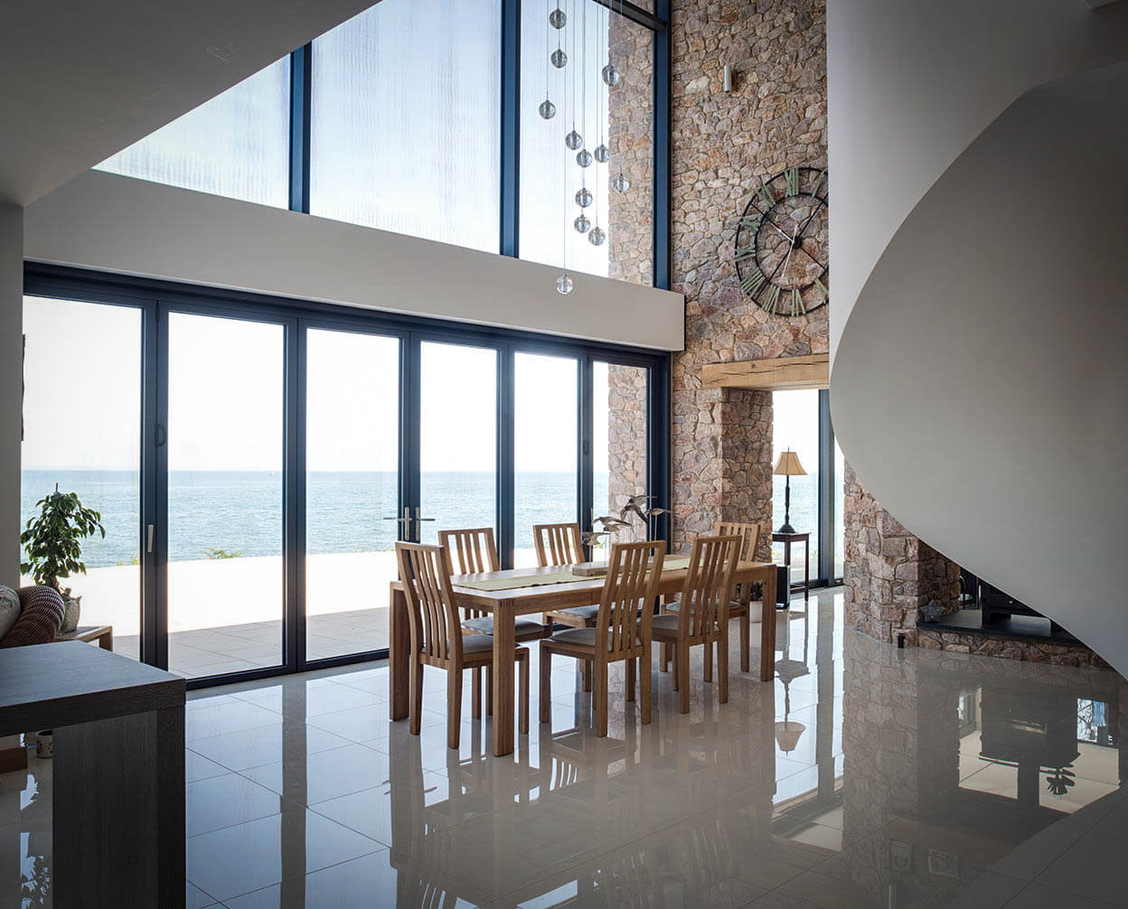 Smarts-Aluminium-bifold-doors