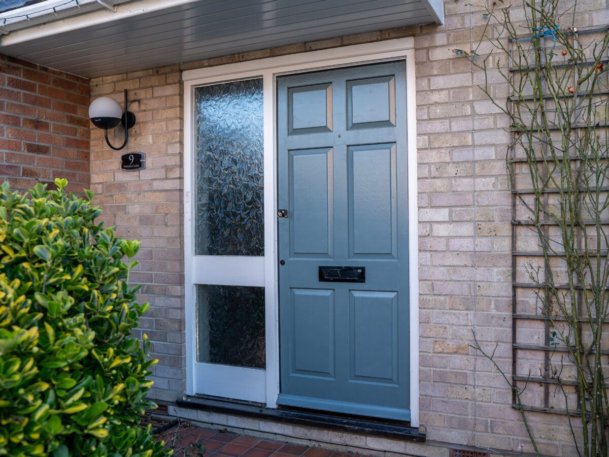 before front door replacement image