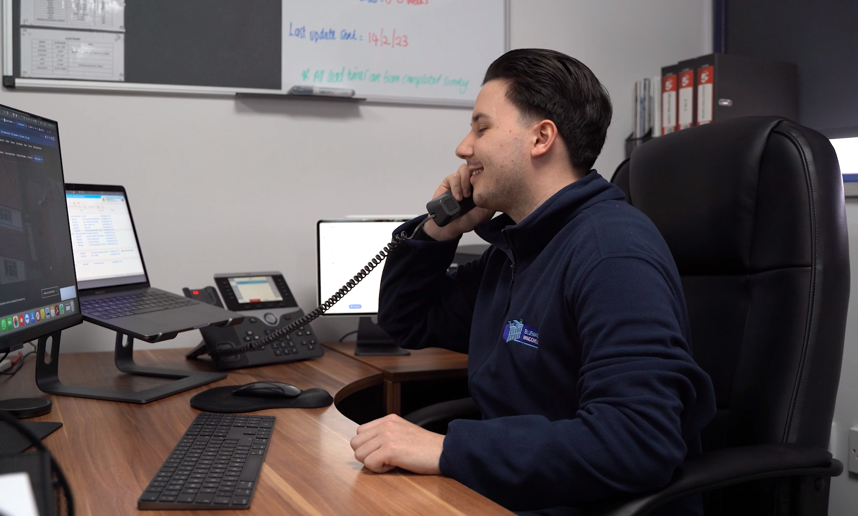 bluemanor advising customers on phone