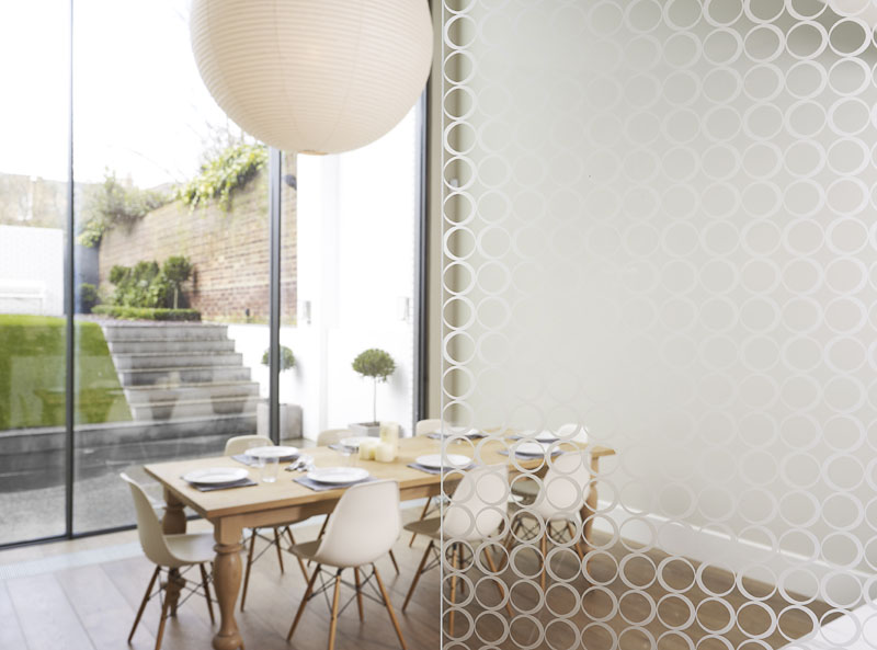 Cirque Opaletch etched glass