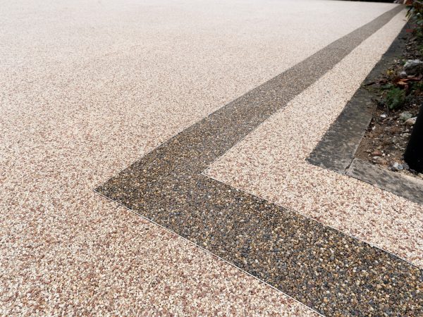 Finished Vuba resin driveway viewed from the entrance in Essex